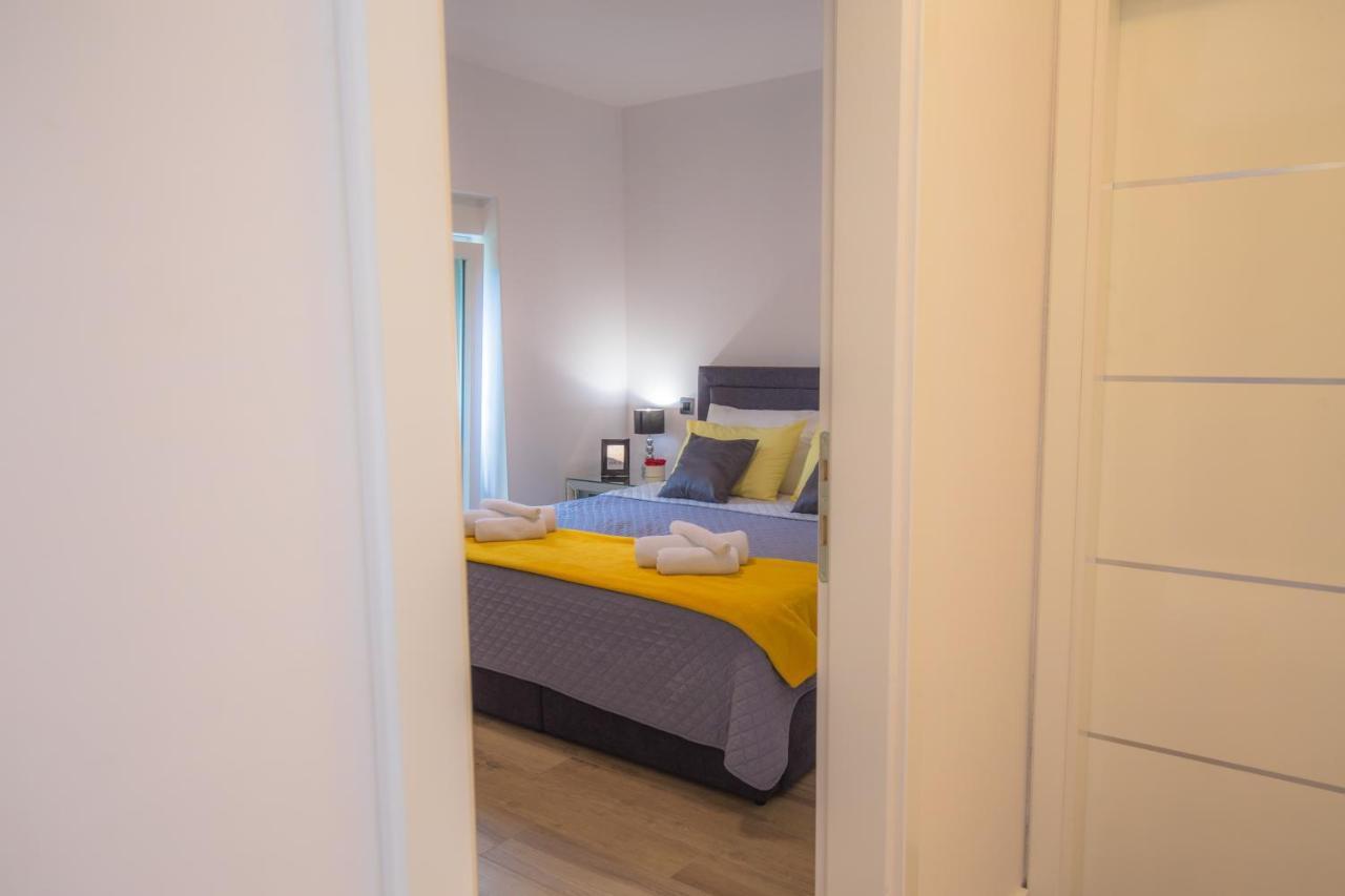 Apartment Gallery Primošten Buitenkant foto