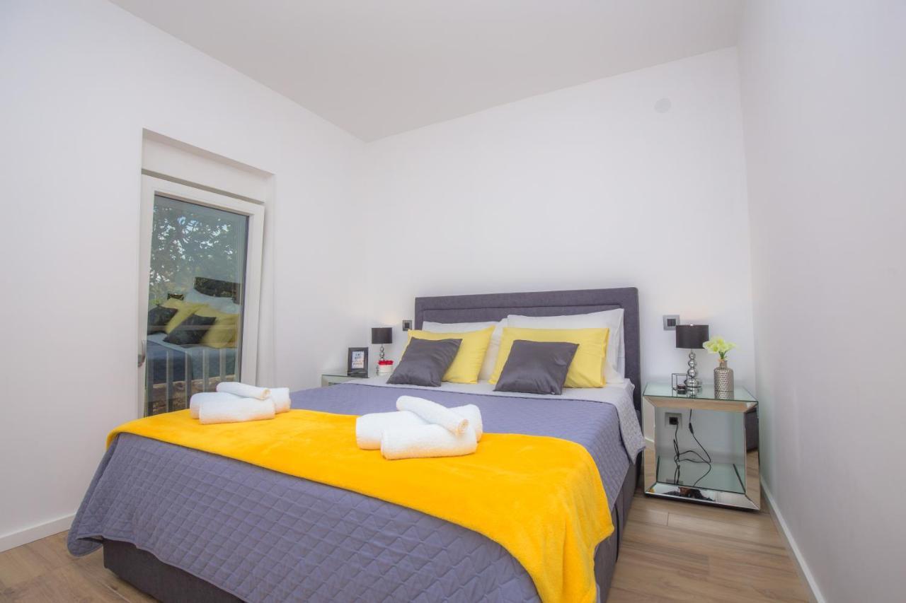 Apartment Gallery Primošten Buitenkant foto